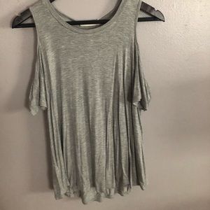 Shoulderless gray top